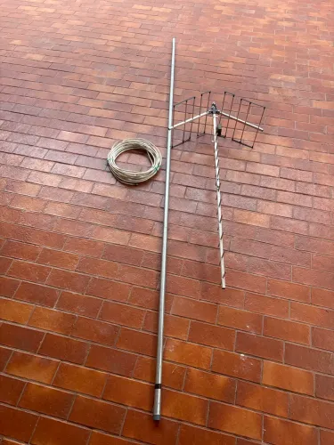 Antena digital + cano de fixação + cabo de TV