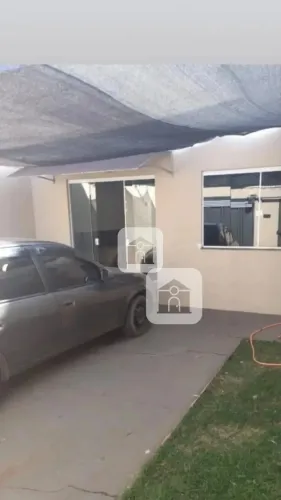 Casa Geminada para venda no bairro Novo Mundo