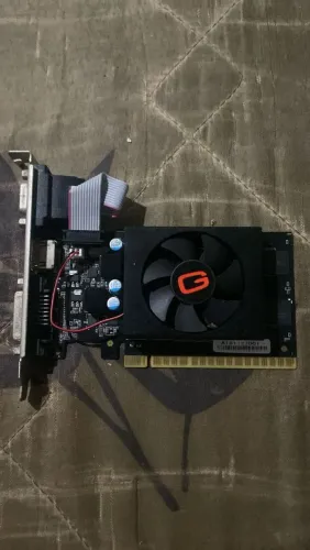 Placa de vídeo NVidia gê force GT 730 2gb