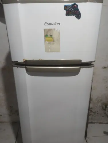 Geladeira Esmaltec