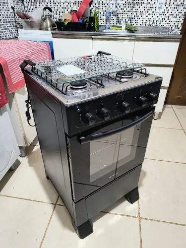 Lindo fogão Atlas Novinho lançamento, Acendimento elétrico, top !!!