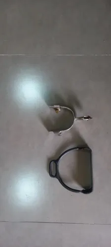 Estribo e espora antiga 