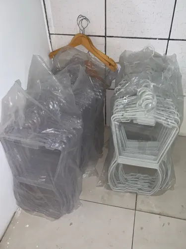 Cabide acrílico