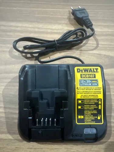 Carregador Dewalt nunca usado