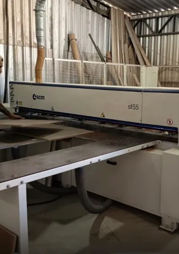 Seccionadora SCM com Pinças FIT55