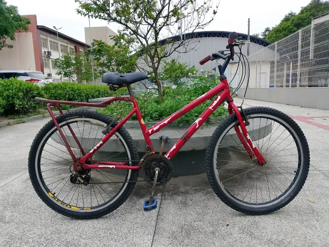Vendo bicicleta aro 26 top cubo de rolamento passadores da Shimano