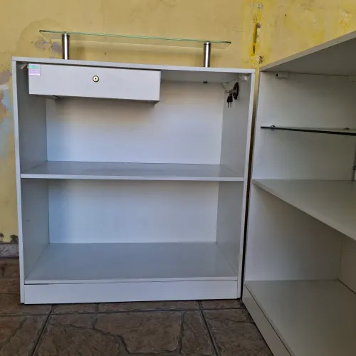 Balcão caixa com vitrine