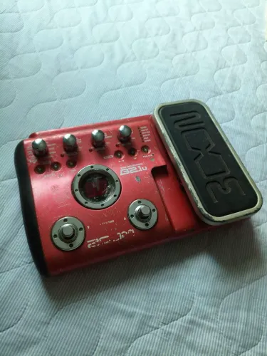 Pedaleira para contrabaixo Zoom B2.1u