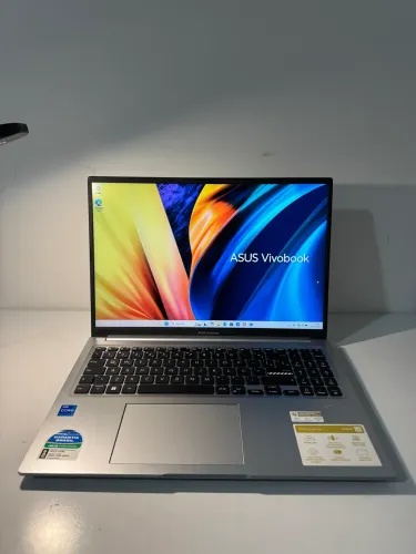 Notebook Asus - i7 de 12ª geração- 8GB RAM - SSD 256