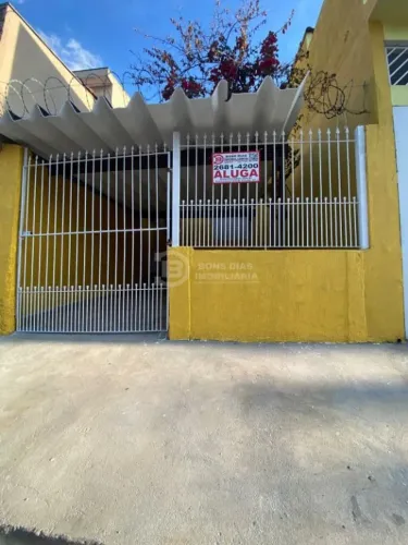 Casa com 2 dormitórios para Alugar no Jardim Três Marias, SP