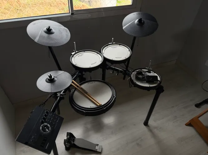 Bateria eletrônica Roland TD17 / TD-17 / TD 17 KV