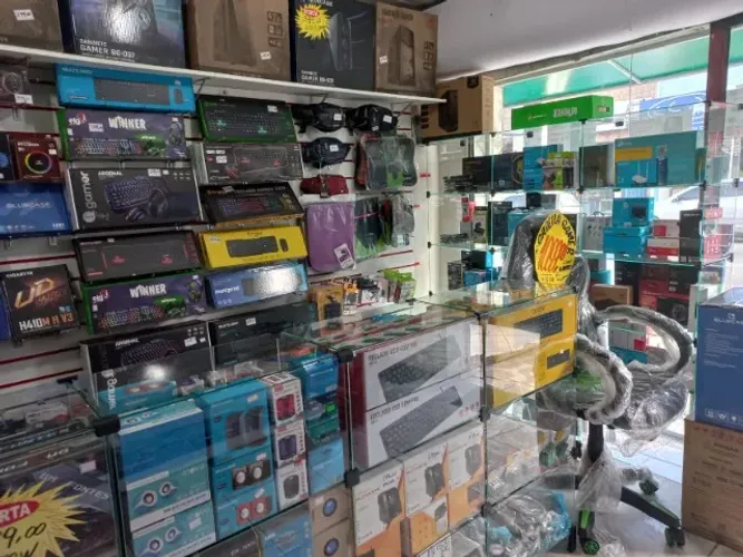 Vendo Vitrine e Balcão Pra Lojas os dois
