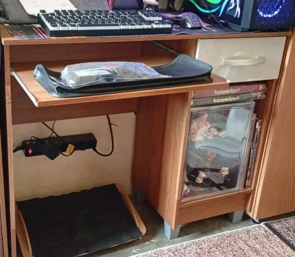 Mess para computador com gaveta