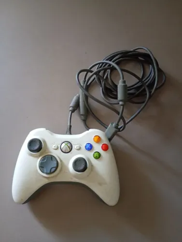 Controle Xbox 360 modelo antigo
