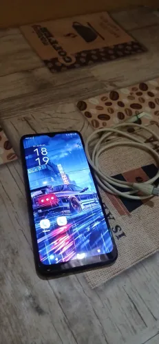 Moto e 13