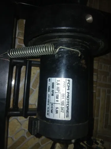 Vendo motor elétrico para esteira hergométrica Polimet,chama no zap *.