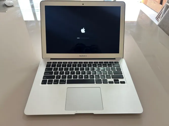 MacBook Air 2017 - i5 | 8GB | SSD 128GB