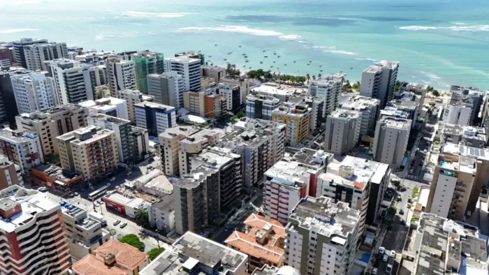 Apartamento com 4 Quartos e Varanda à venda na Ponta Verde no Edf Caruman