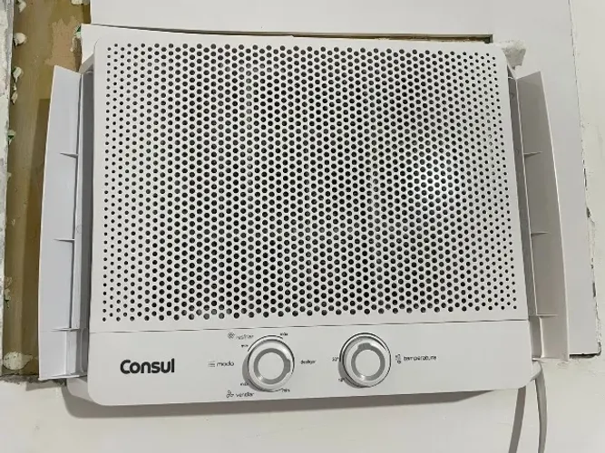 Ar-condicionado de janela Consul 7.500BTUs/110V - pouco usado
