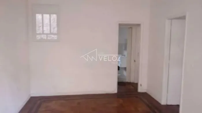 Apartamento : / Residencial / Catete