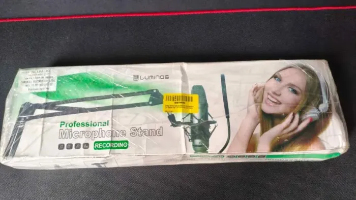 Suporte articulado de mesa para microfone