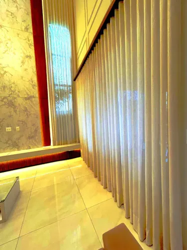 CORTINAS E PERSIANAS SOB MEDIDA - ALTA QUALIDADE E ENTREGA RÁPIDA. 
