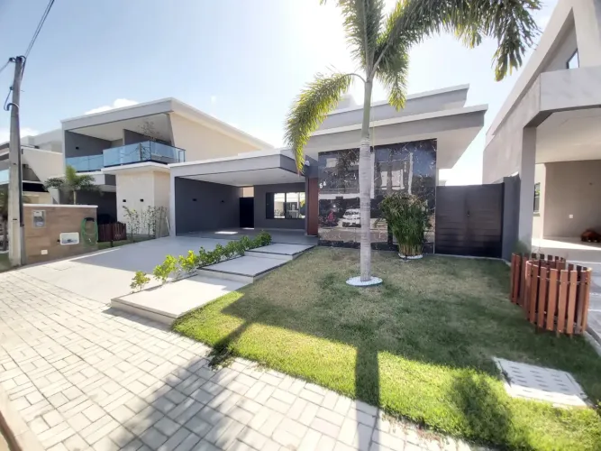 Casa Plana no Jardins do Lago Eusébio - 180m2 - 3 suítes - 3 vagas