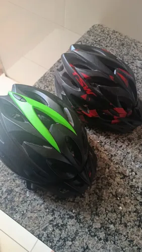 Vendo Capacetes de Bike