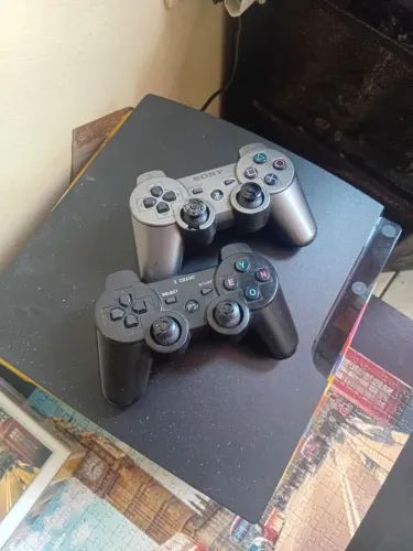 Ps3 slim desbloqueado 2 controles 