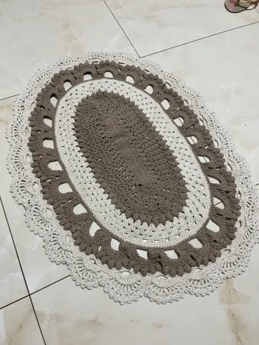 Tapete Oval em Crochê 