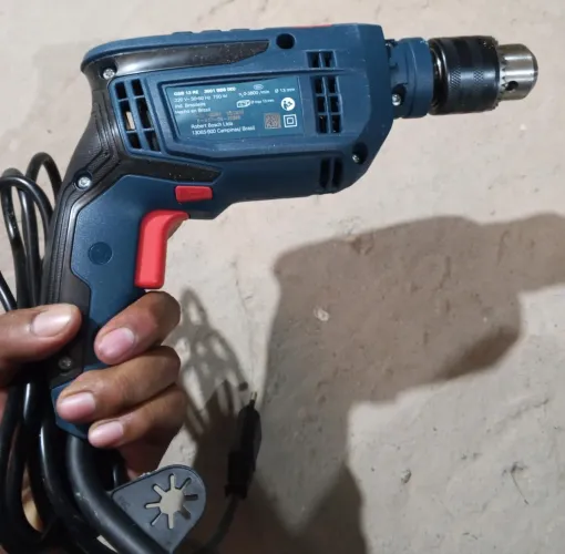Furadeira de impacto Bosch