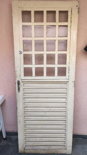 Porta de ferro com vidro
