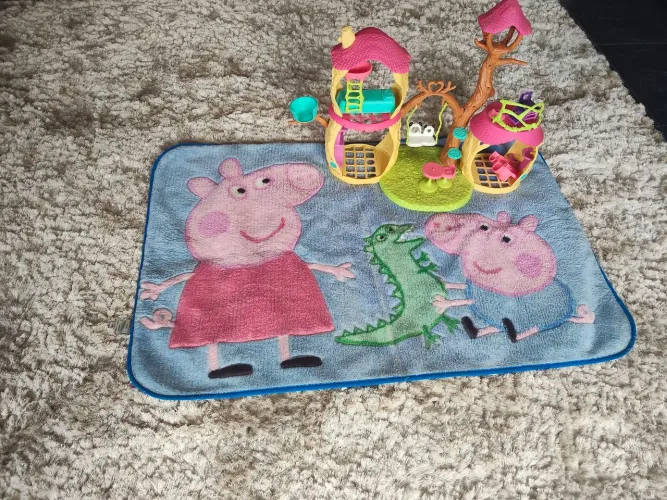 Tapete peppa e brinquedo