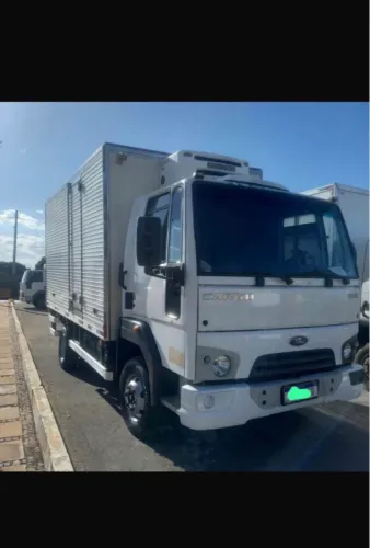 Ford Cargo  2015