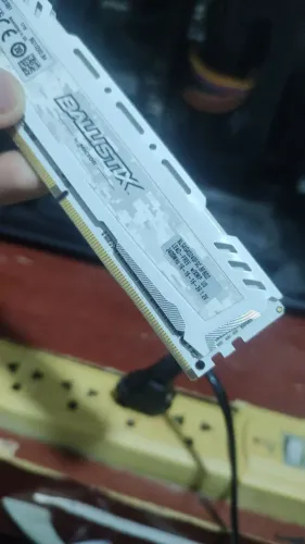 MEMÓRIA RAM DDR4 4 GB BALLISTIK PEGA ATÉ 3200 MHZ