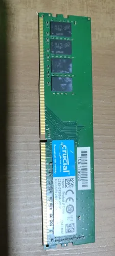 Memória ddr4 8 giga marca Crucial