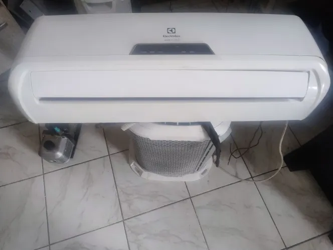 Ar condicionado de 9 mil BTUs Eletrolux 
