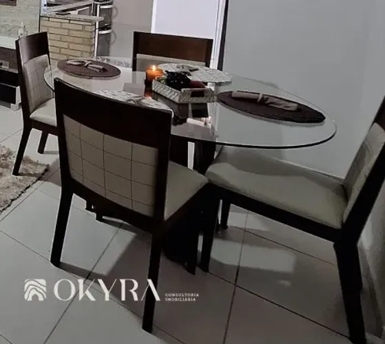MESA DE JANTAR COM 4 CADEIRAS