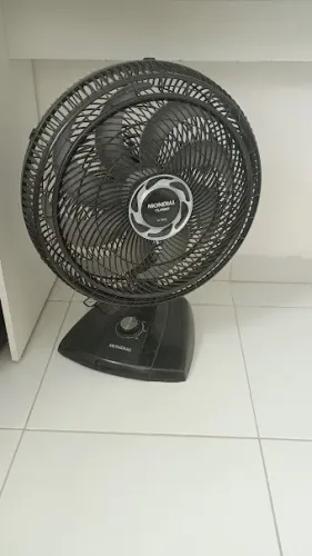 Ventilador de Mesa Mondial Turbo com 6 Pás
