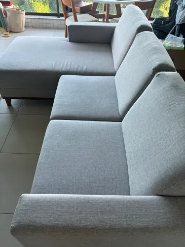 Sofá 3 lugares de linho com chaise fixa 