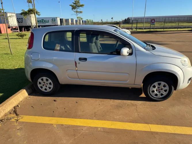 Fiat Uno Vivace 1.0 EVO Fire Flex 8V 3P 2012