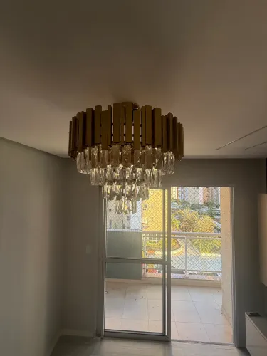 Lustre luxuoso de teto
