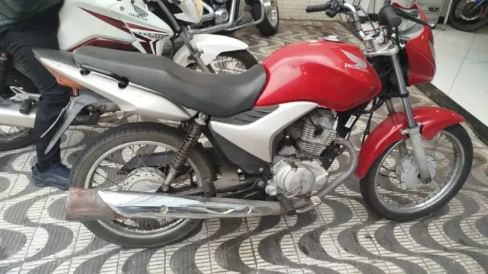 Honda 150cc vermelha flex pouco rodada