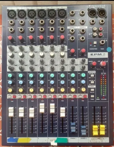 Mesa de som analógica Soundcraft EPM6