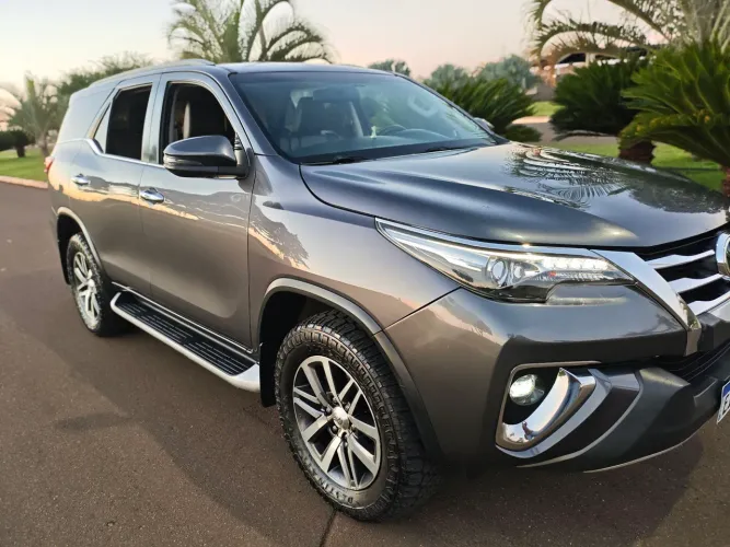 Toyota Hilux SW4 SRX 4X4 2.8 TDI 16V Dies. Aut. 2019