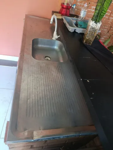 Pia com Torneira