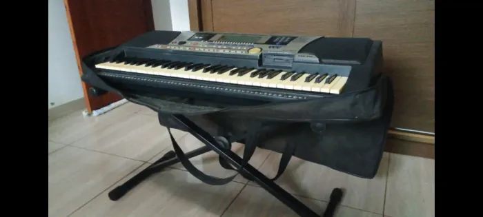 Teclado Yamaha PSR-550