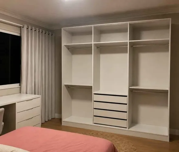 Vendo guarda roupa de casal MDF com espelhos