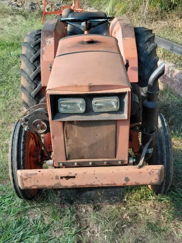 Trator agrale com todos emprementos 