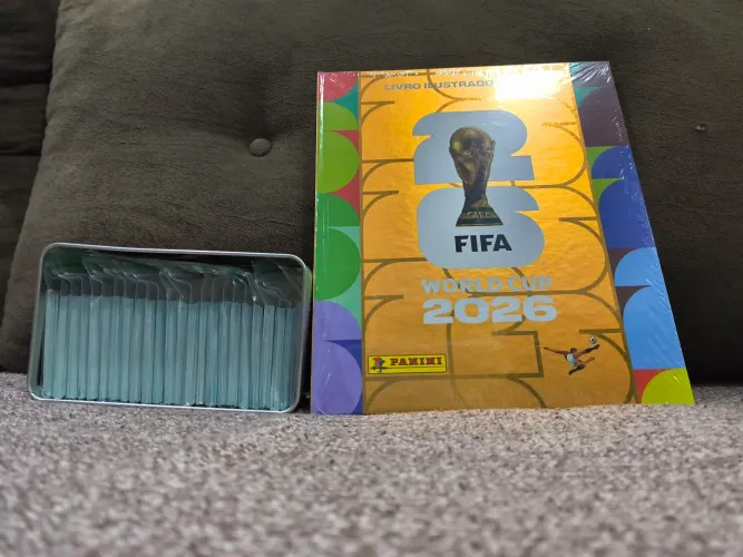 Álbum dourado mais 980 figurinhas - Copa 2026